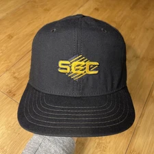 VTG 80s New Era Pro SEC Southeastern Logo NCAA Wool Navy USA Fitted 7 1/4 Hat