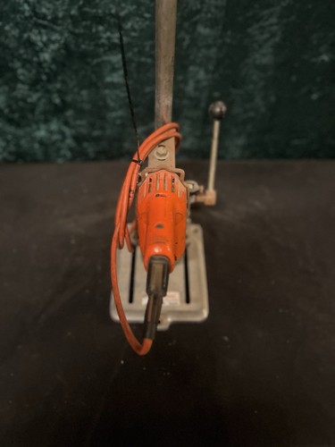 Taladro con cable vintage Black Decker 3/8” y soporte de prensa JCPenny 5661 - Excelente - Imagen 6 de 9