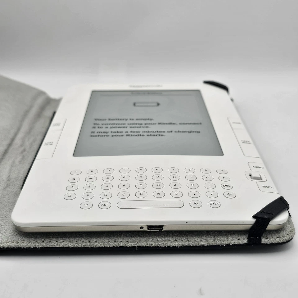 Amazon Kindle 2nd Generation eReader Model D00701 2GB With Case Parts Bundle - Image 3 of 4