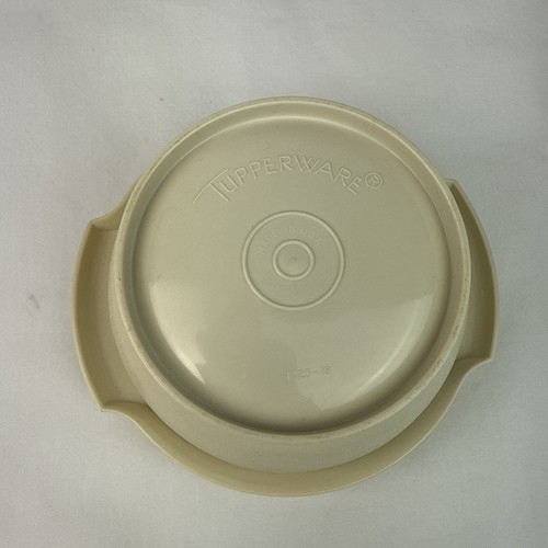 Vintage Tupperware Servalier Small Bowl With Starburst Lid Beige #1323 & #812 - Picture 5 of 6