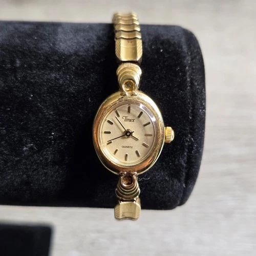 Vintage Timex Women Watch Gold Tone Oval Case Expansion Band Working 6