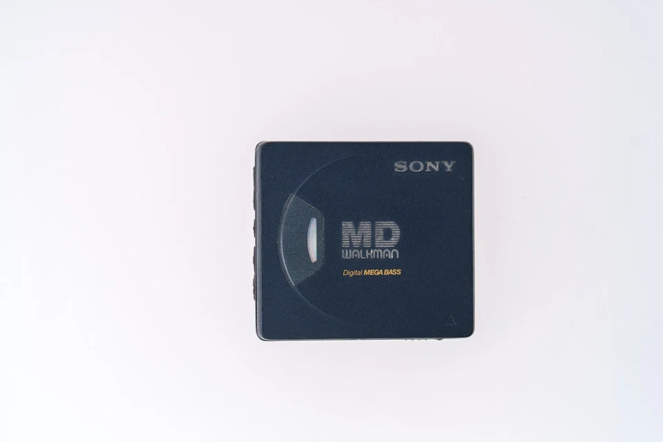 Walkman Sony MZ-E55 MD Minidisc (Azul Meia-Noite/Preto) [DEMO / REPRODUÇÕES] - Imagem 2 de 4