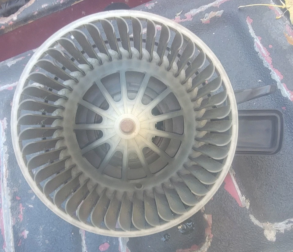 GMC ACADIA TRAVERSE ENCLAVE 2015 ventilador sistema de calefacción y refrigeración trasero buen estado Foto 2 de 4