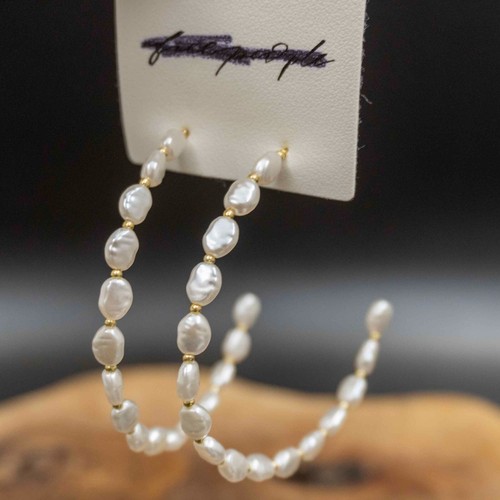 Free People Pearl Hoops Earrings Thinking Of You - Picture 2 of 6