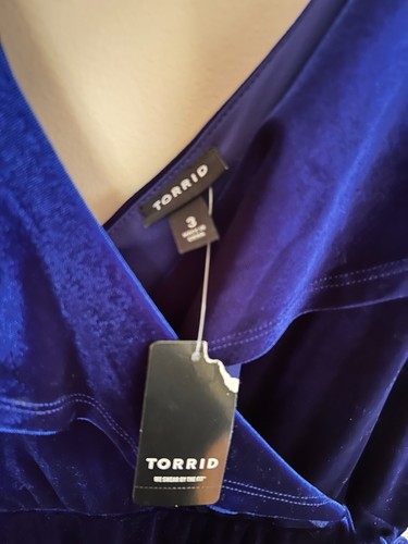 Torrid Kleid Damen Wickel Blau Samt Rüschen Ausschnitt 3(3X) Neu - Bild 6 von 9