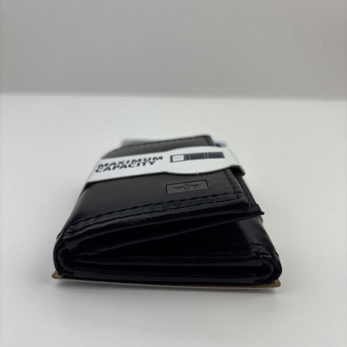Dockers Mens RFID Coated Leather Trifold Wallet Zipper Closure 6 Card Slot Black - Picture 7 of 7