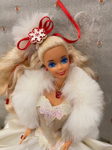 Happy Holiday Barbie 1989 - Picture 1 of 12