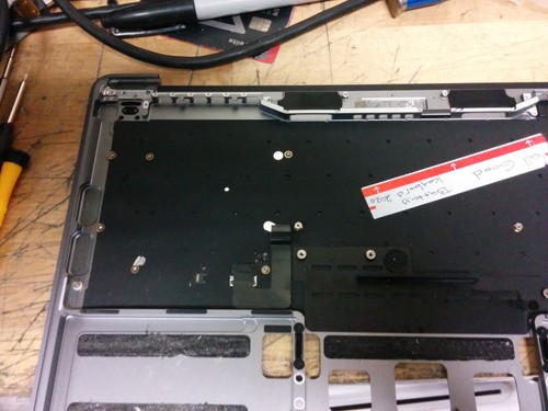 Carcasa superior gris espacial reposamanos teclado 13" MacBook PRO 2019 A2159 usada - Imagen 4 de 8