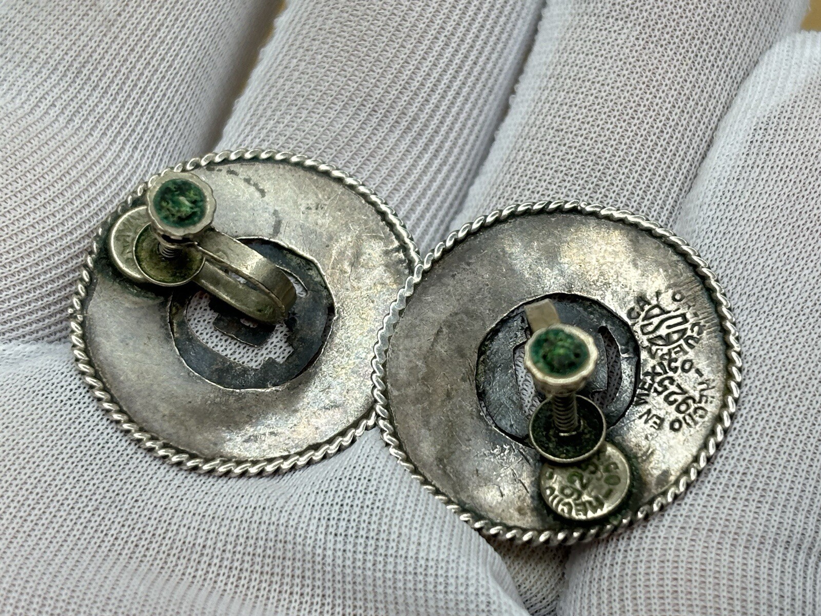 Picture 2 of 4