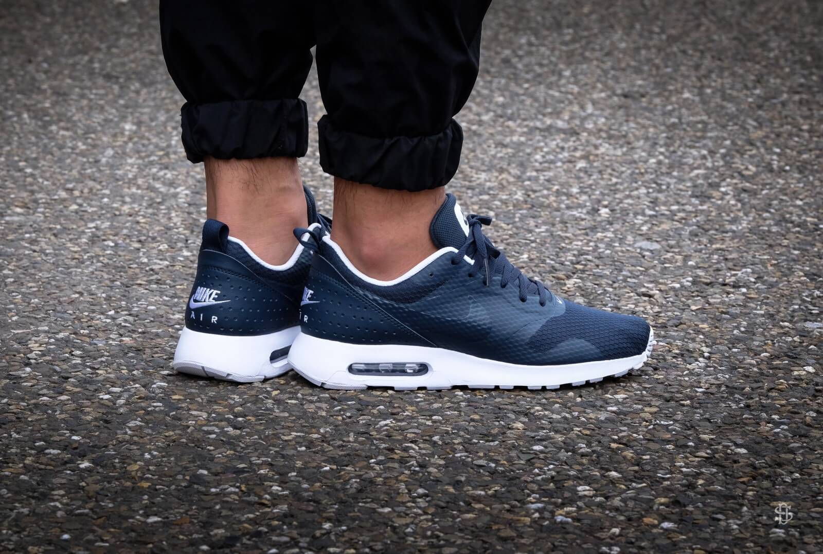 Homme NIKE Militaire AIR MAX TAVAS Homme NIKE Militaire AIR MAX TAVAS