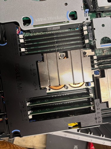 Dell | PowerEdge R440 | 2x Bronze 3106 @ 1.7GHz | 32Gb ECC DDR4 @ 2166 HD 5.28TB - Picture 17 of 23