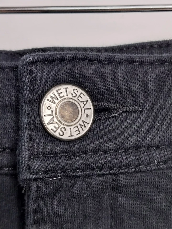 Pantalones cortos negros Wet Seal talla RN# 78749 Foto 4 de 4