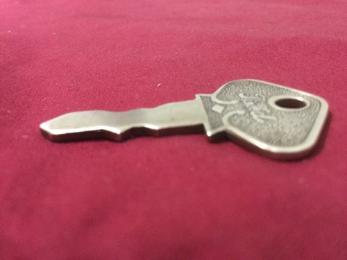 Llave de encendido automotriz original Ford modelo T, estampada 68 - Cerrajero - Imagen 2 de 3