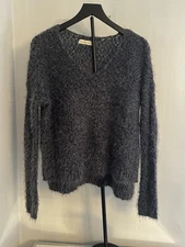 Abercrombie & Fitch XS/S Gray Metallic Fuzzy Eyelash V-Neck Shimmer Sweater Soft
