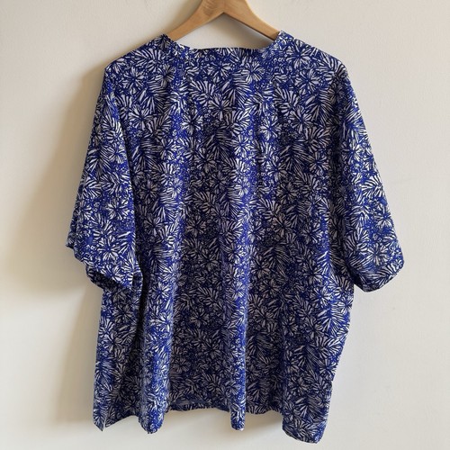 Catherines Womens Plus 4X 30/32W Blouse Button Up Shirt Stretch Hawaiian Floral - Picture 2 of 10