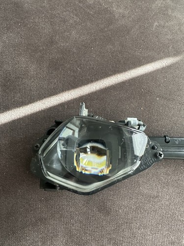 Yamaha YZF-R1M, R1 2017,2018,2019 Right Side Headlight, Daytime Lights - Picture 2 of 11