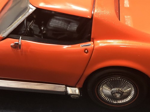 Franklin Mint 1969 Chevrolet Corvette Stingray Orange Diecast Car w/ T Tops 1:24 - Picture 11 of 20