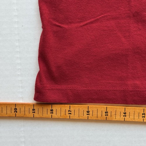 T-shirt True Religion uomo S timbro metallizzato grafica maglietta sigillo rosso dalia, oro - Foto 9 di 9