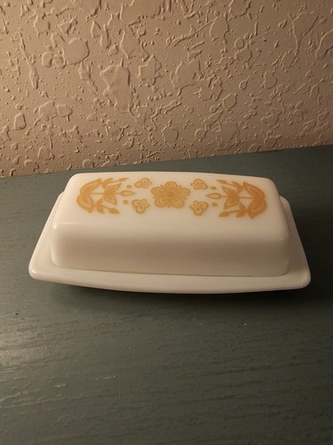 Vintage 1960's Pyrex Butterfly Gold MilkGlass ButterDish-Excellent - Picture 3 of 8