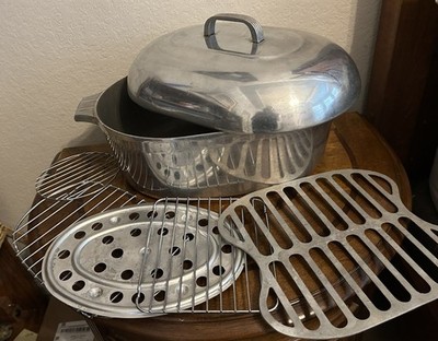 Wagner Ware Sidney 4267-P Magnalite Roaster & Accessories 16 x11.5 x5.5  Clean