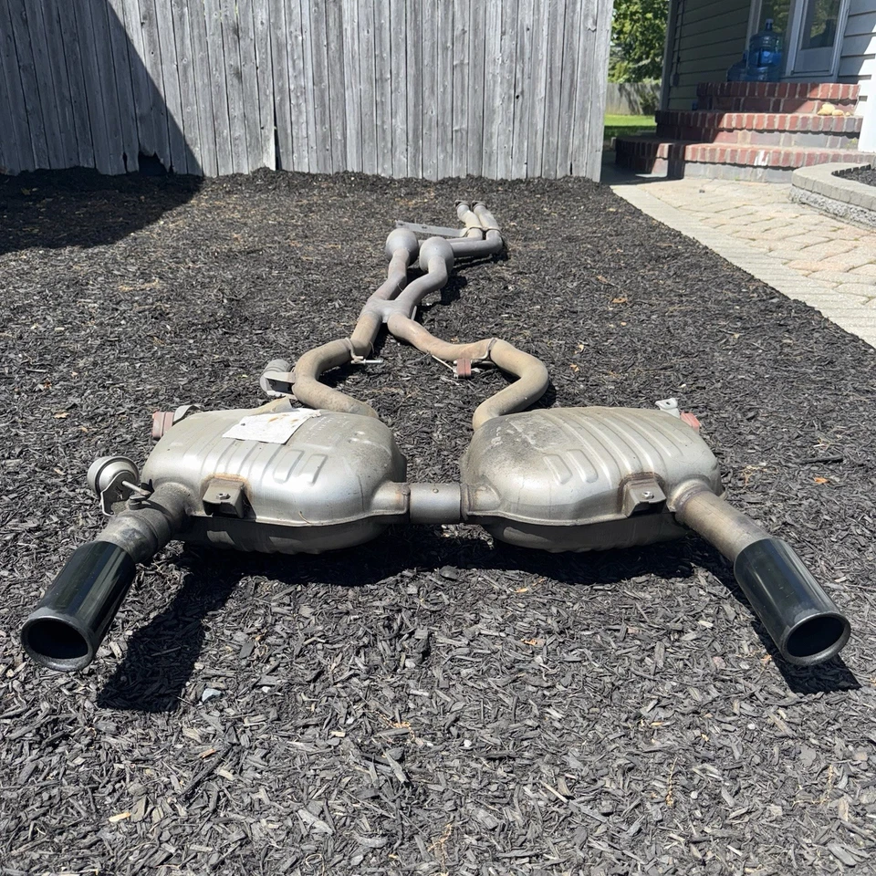 Оригинальная выхлопная труба BMW 335is *ЧИСТАЯ* - Изображение 2 из 2