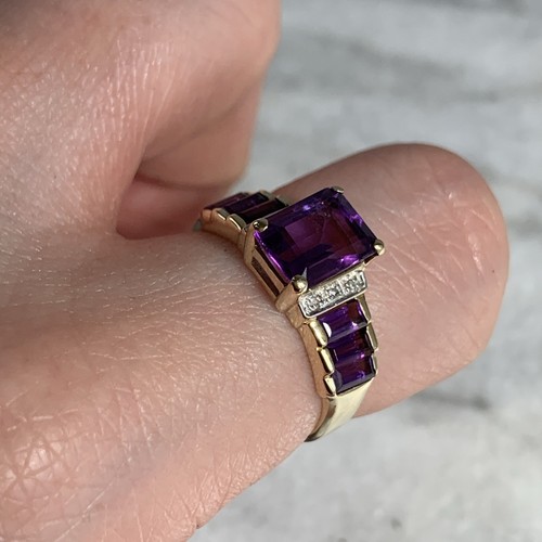 Amethyst & Diamond Emerald Cut Ring 9ct 375 Yellow Gold - Size M 1/2 - Picture 2 of 9