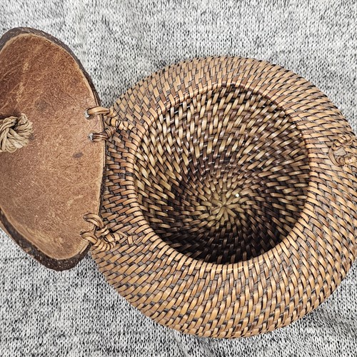 Handwoven Rattan Basket with Coconut Shell Lid Rope Handle Lidded Storage Decor - Picture 8 of 9