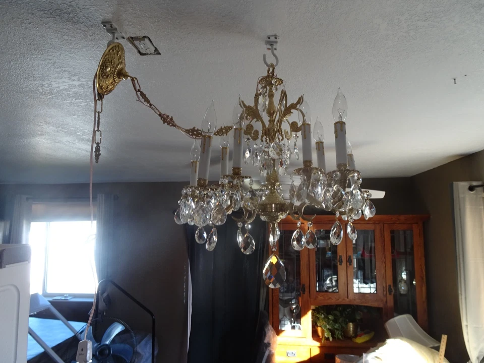 Stunning Vintage Big Vintage Brass Spanish 10 Light redone w/Crystals Chandelier - Image 4 of 4