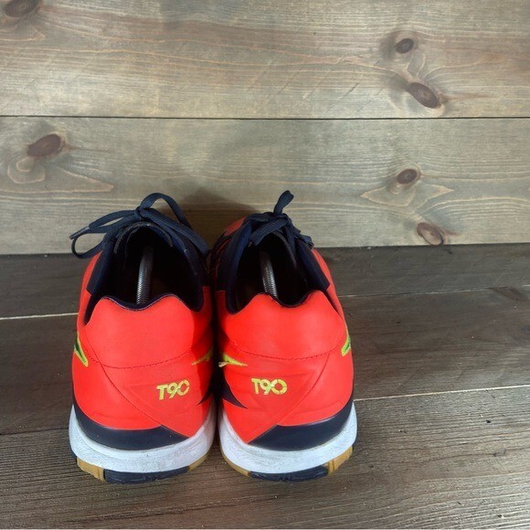 Nike total 90 Mens size 13 shoot IV shoes orange athletic