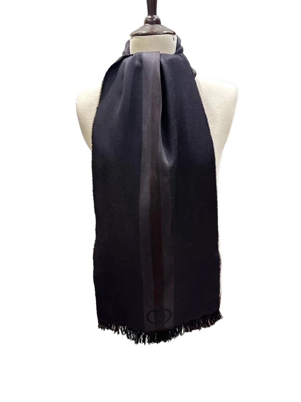 AUTHENTIQUE ÉCHARPE GUCCI OCCASION UNISEXE 100% LAINE NOIRE MADE IN ITALY
