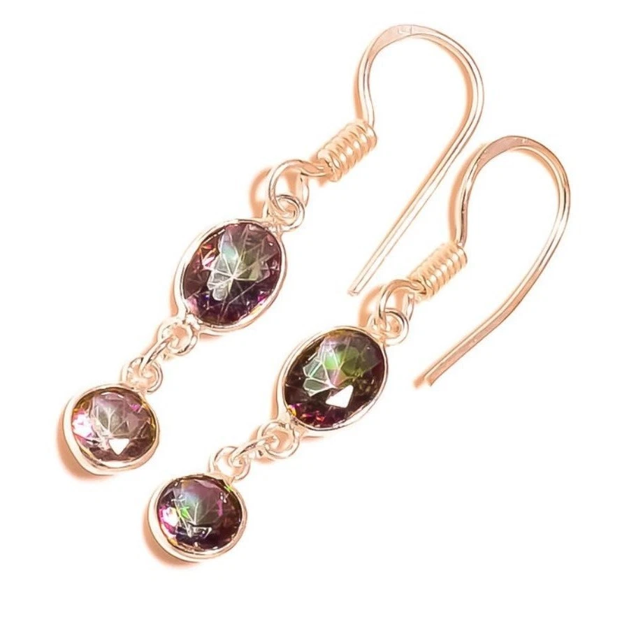 Pendientes colgantes brillantes hechos a mano con recubrimiento de plata de piedras preciosas de topacio místico Foto 3 de 3