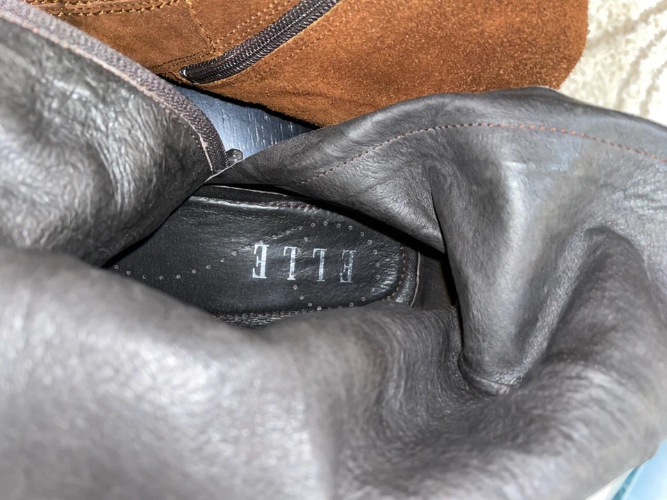 Botas de invierno de gamuza marrón para mujer con cremallera y cordones a media pantorrilla excelente estado Foto 3 de 4