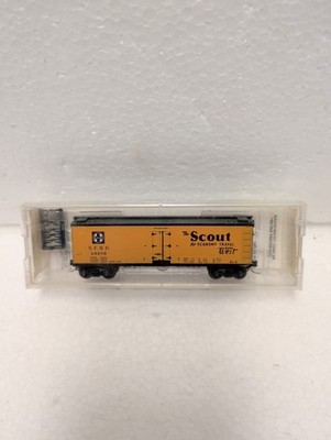 Micro-Trains 47220 N Scale 40' Wood Reefer w/Side Brake Wheel - Santa Fe ''Scout''