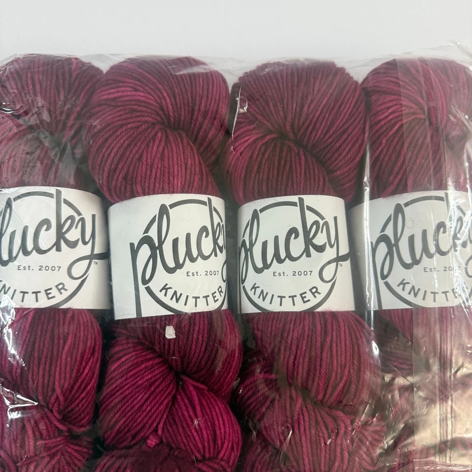 Plucky Knitter Merino/Cachemira/Nylon Lote 10 Rojo Magenta Leer Color Específico Foto 3 de 4