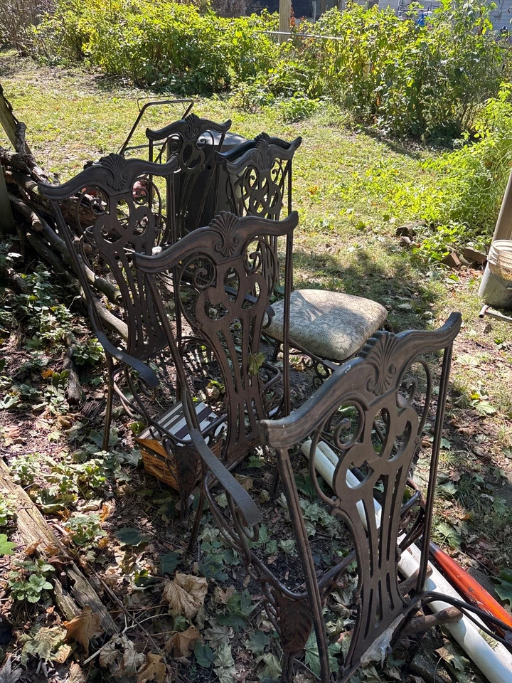 sillas antiguas de hierro forjado para comedor Foto 3 de 3