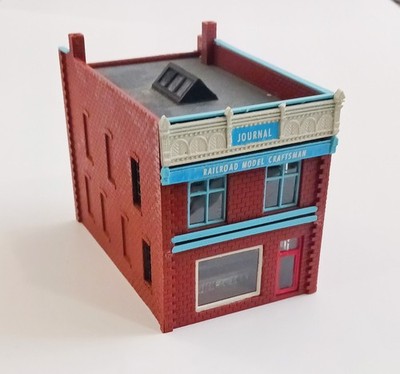 HO SCALE JOURNAL RAILROAD MODEL CRAFTSMAN DRUG STORE BUILDING