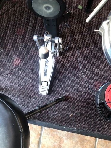 alesis nitro mesh drum kit - Picture 3 of 6