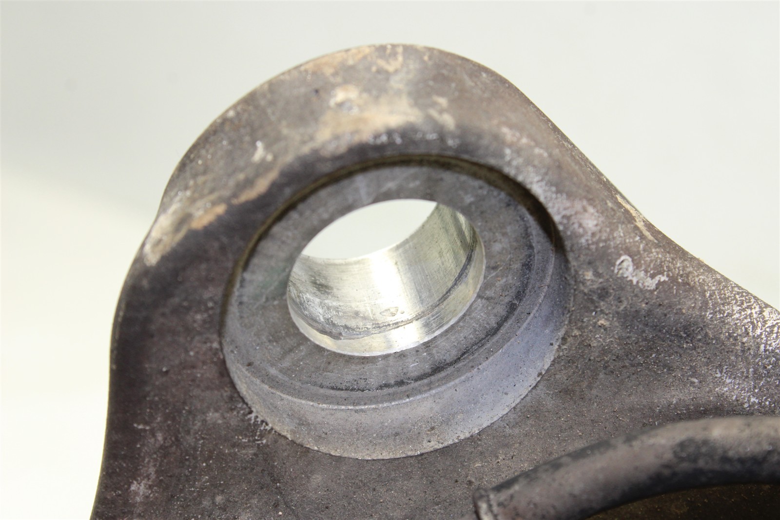 2008-2015 Maserati GranTurismo Front Right Spindle Knuckle Hub 08-15