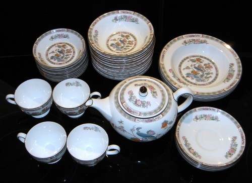 Vintage Wedgwood Kutani Crane #R4464 Bone China Bowls, Cups, Saucers & Tea Pot - Picture 3 of 93