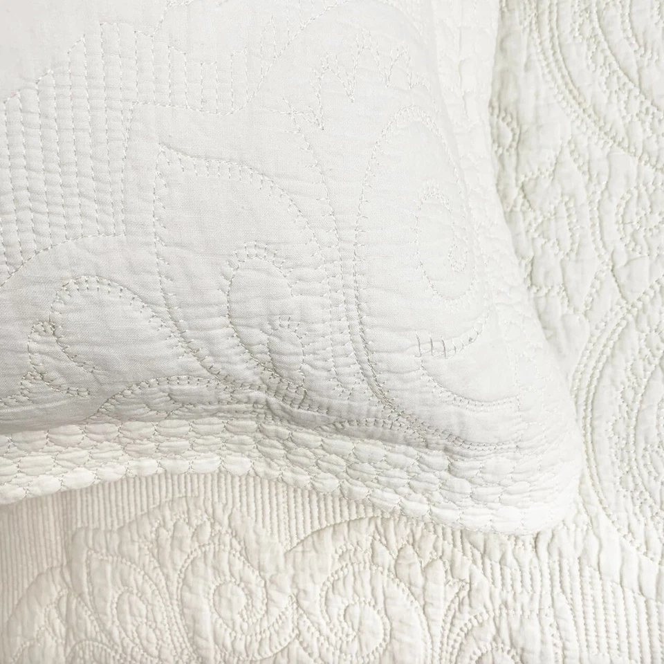 NEW Anthropologie White Queen Boho Damask Quilt Bedspread Blanket & Sham Set - Image 2 of 4
