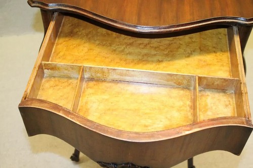 Elegant Antique Turn of 19th C. Robert Mitchell French Mahogany Side/End Table - Picture 7 of 12