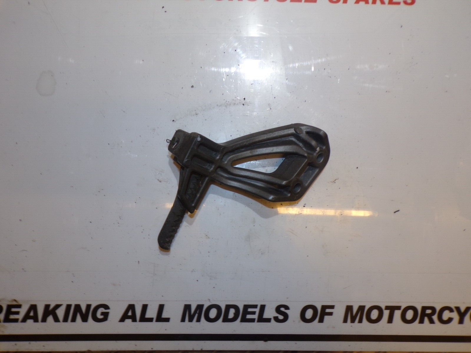 LEXMOTO DIABLO 125 2020 2021FOOTREST HANGER REAR RIGHTUSED