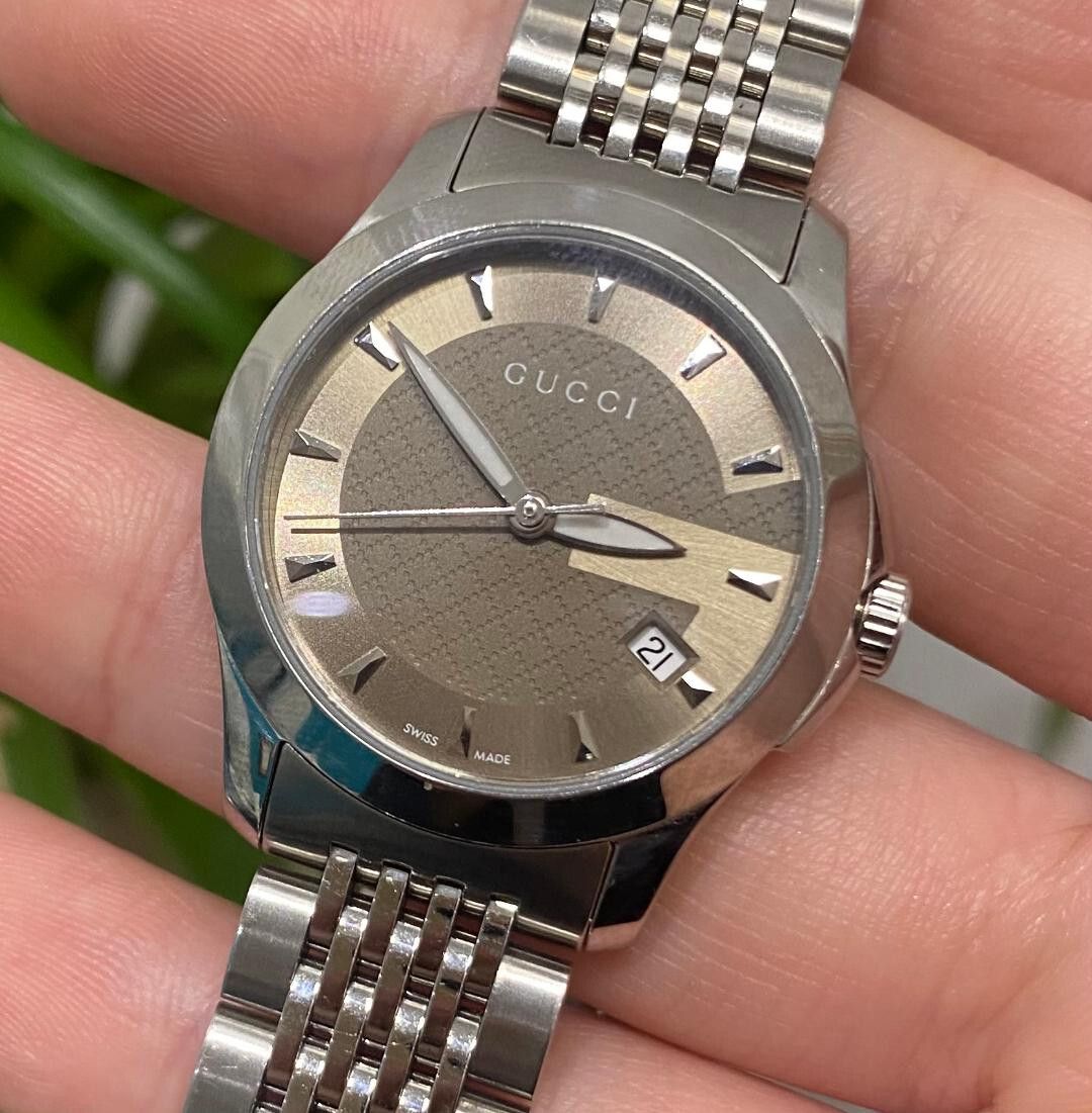 Gucci G-Timeless Stainless Steel 28mm Brown Dial Date Quartz Gucci G-Timeless Stainless Steel 28mm Brown Dial Date Quartz