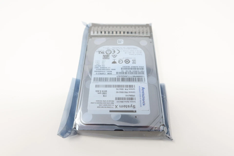 00AJ142 00AJ141 Lenovo 1TB 7.2 6G 2.5" System X SATA Hard Drive - Image 2 of 3