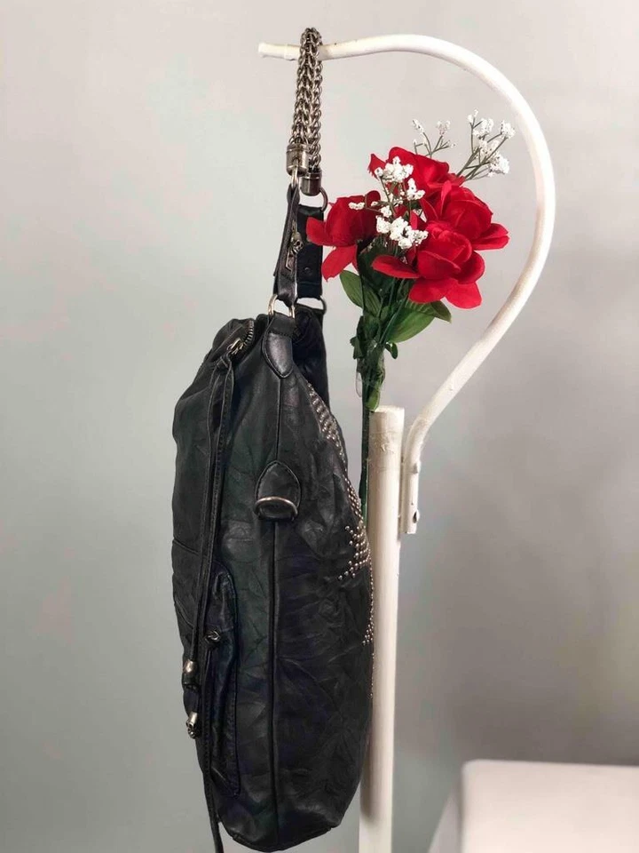 Bolso de Hombro THOMAS WYLDE Tachonado Cruz del Sol Calavera Misión en Cuero Negro Foto 4 de 4