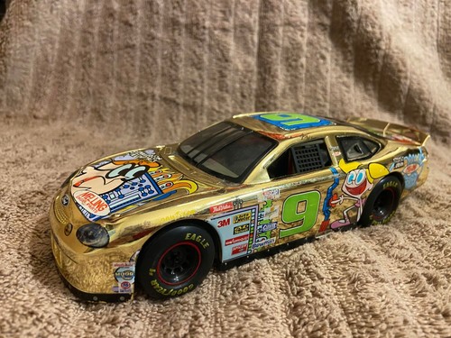 GOLD NASCAR Stock Car Jerry Nadeau #9 - Cartoon Network - Picture 2 of 11