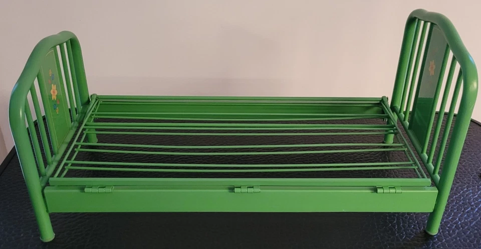 Vintage American Girl Doll Kit Kittredge Trundle Green Flower Bed - Image 2 of 4