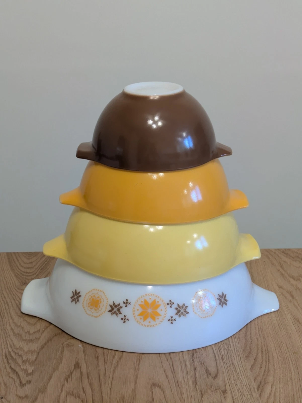 Town & Country Cinderella mixing bowls 444 443 442 441 Complete Four Vintage