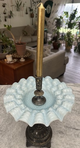 Vintage Center Piece Epergne With Ruffle Plate And Metal Pedestal~~Missing Horn - Photo 3/21