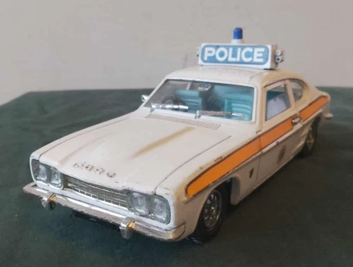 ORIGINAL VINTAGE DIECAST DINKY TOYS 1:25 SCALE MK.1 FORD CAPRI POLICE CAR